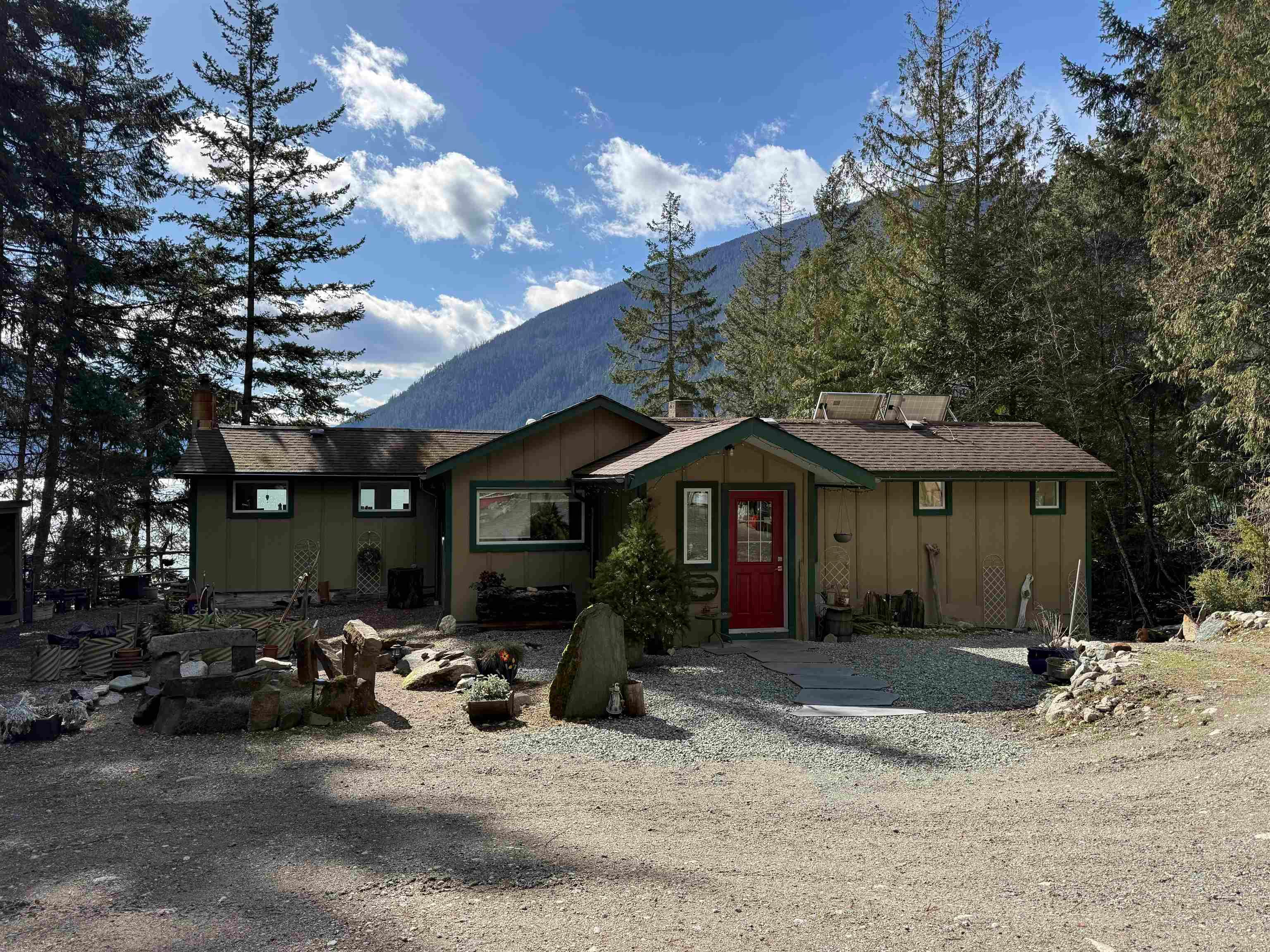 House for sale in Mount Currie, Pemberton, 10484 in-Shuck-Ch Forest Service Road, 263120593 | Realtylink.org