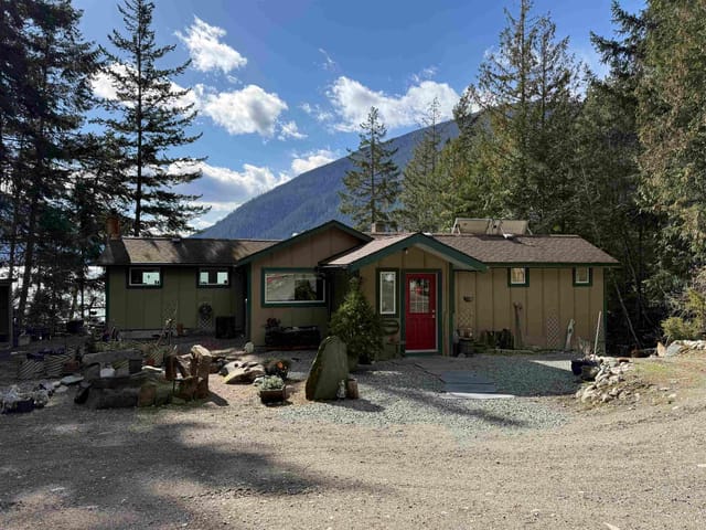 House for sale in Mount Currie, Pemberton, 10484 in-Shuck-Ch Forest Service Road, 263120593 | Realtylink.org