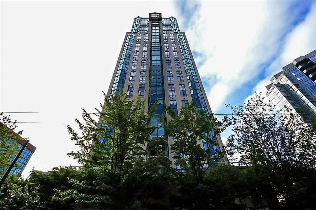 Apartment for sale in Vancouver, Vancouver West, 2701 1188 Howe Street, 263120650 | Realtylink.org