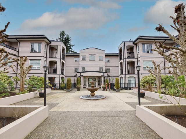 Apartment for sale in White Rock, South Surrey White Rock, 204 1533 Best Street, 263120738 | Realtylink.org
