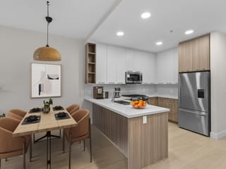 Apartment for sale in White Rock, South Surrey White Rock, 102 14022 North Bluff Road, 263120831 | Realtylink.org