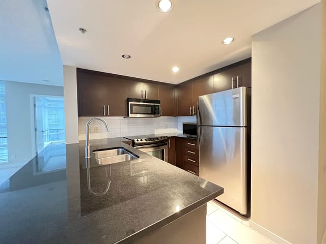Apartment for rent in Coquitlam, Coquitlam, 906 555 Delestre Avenue, 263121129 | Realtylink.org