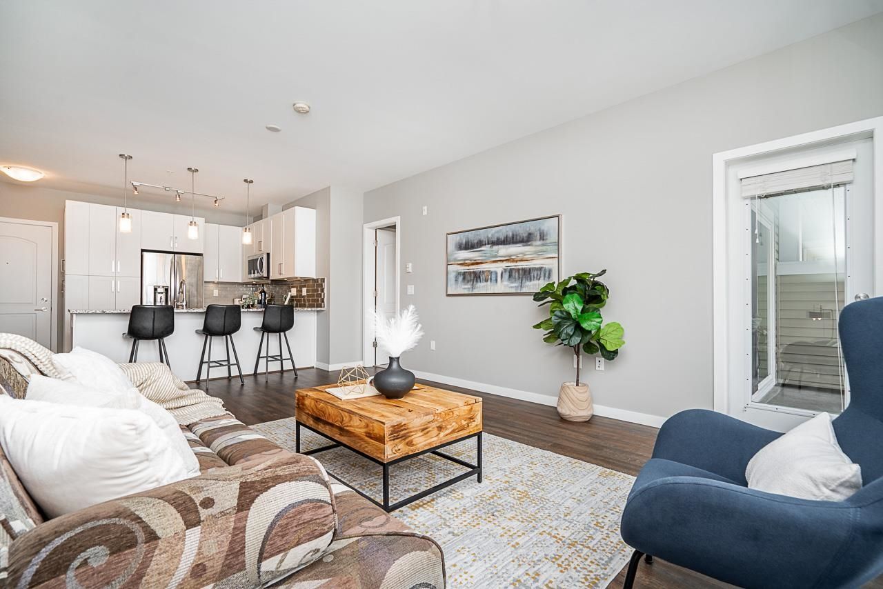 Apartment for sale in Surrey, Cloverdale, 301 6490 194 Street, 263121149 | Realtylink.org