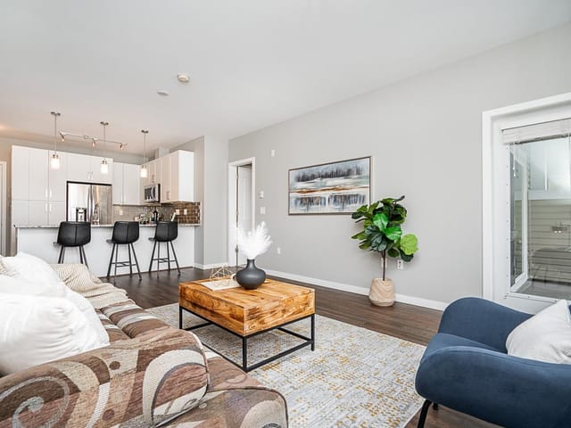 Apartment for sale in Surrey, Cloverdale, 301 6490 194 Street, 263121149 | Realtylink.org