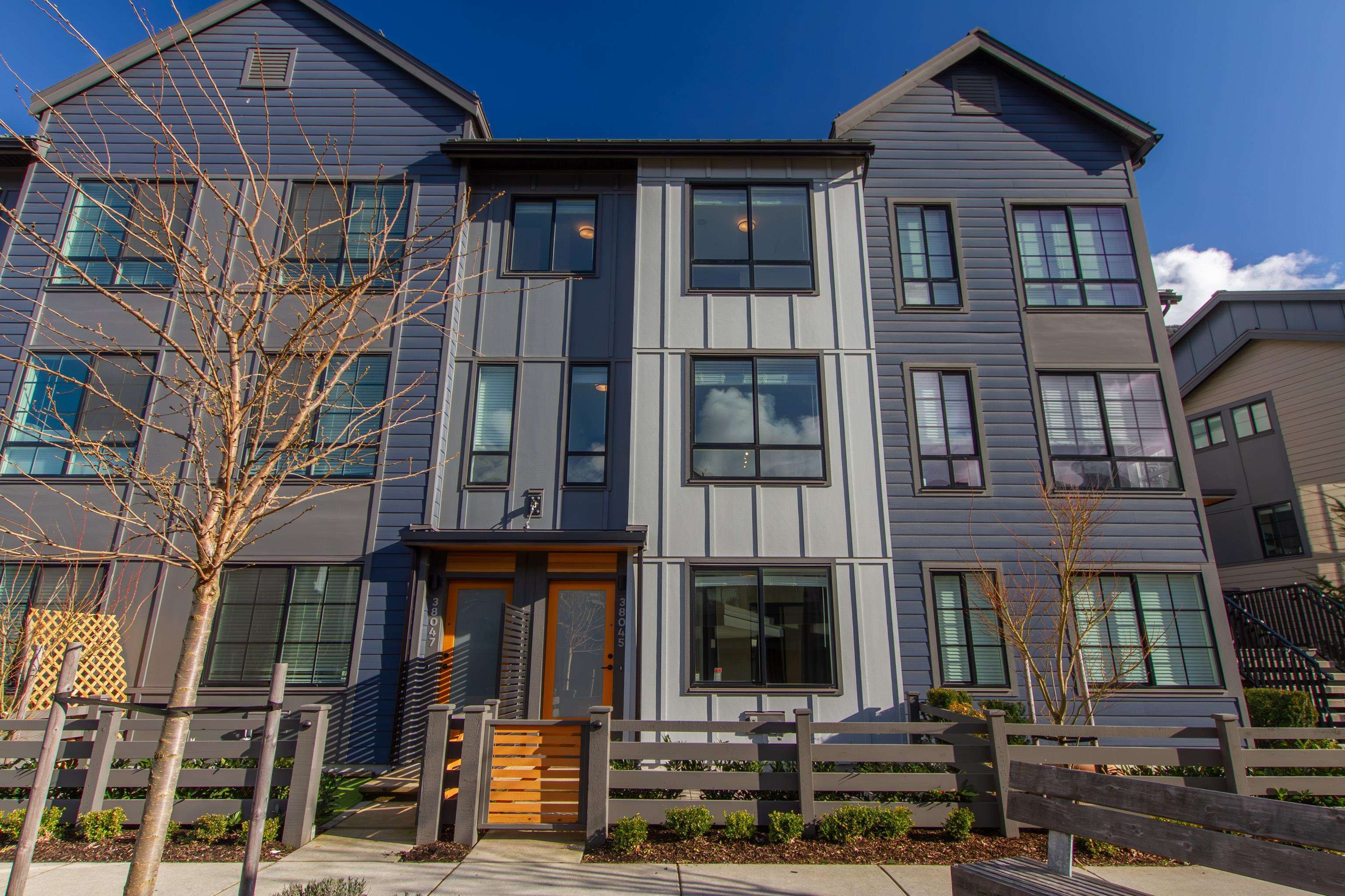 Townhouse for sale in Squamish, Squamish, 38045 Keel Way, 263121336 | Realtylink.org