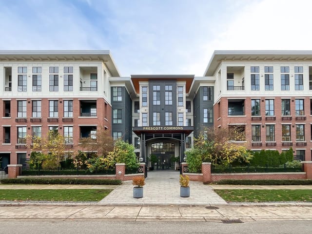 Apartment for sale in Surrey, South Surrey White Rock, 313 15138 34 Avenue, 263121345 | Realtylink.org