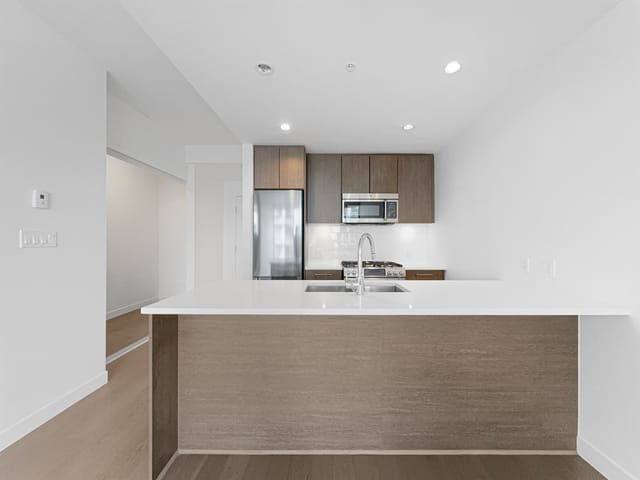 Apartment for rent in Burnaby, Burnaby North, 9xx 9060 University Crescent, 263121460 | Realtylink.org