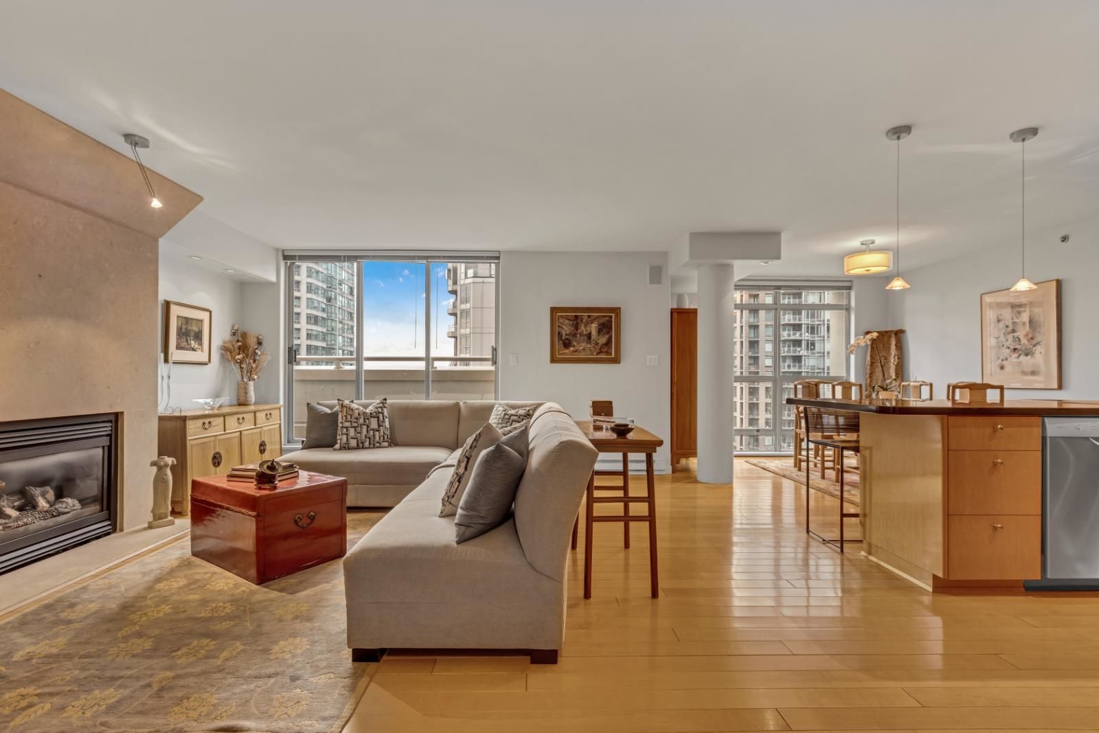 Apartment for sale in Vancouver, Vancouver West, 1404 819 Hamilton Street, 263121663 | Realtylink.org