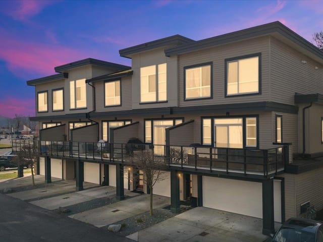 Townhouse for sale in Chilliwack, Chilliwack, 5 8413 Midtown Way, 263121804 | Realtylink.org