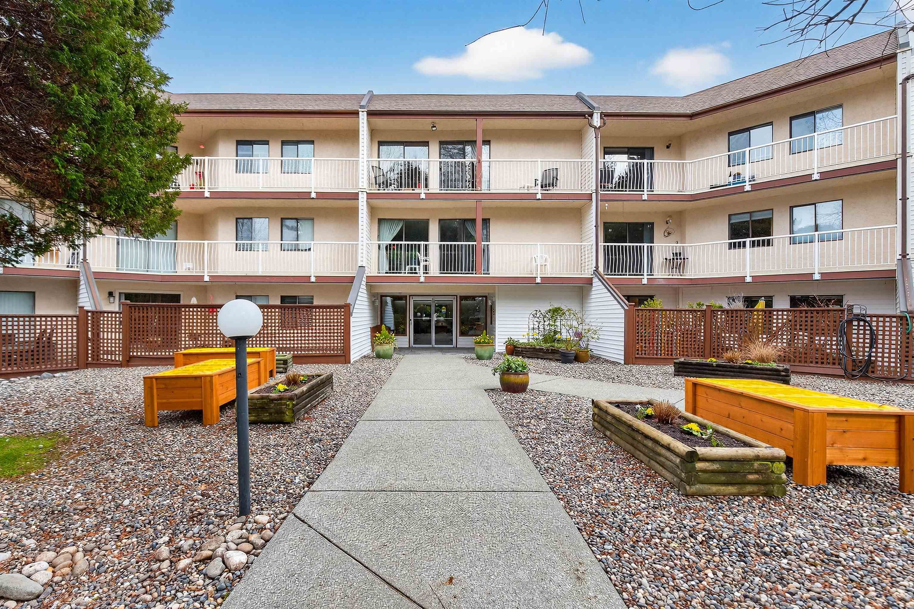 Apartment for sale in Surrey, South Surrey White Rock, 203 12890 17 Avenue, 263121847 | Realtylink.org