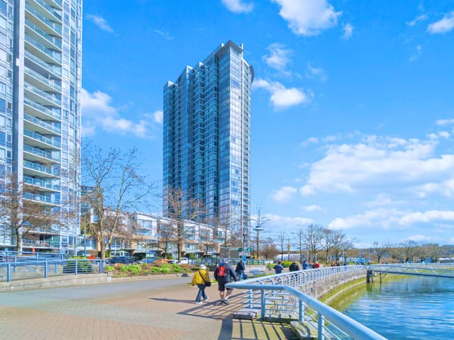 Apartment for sale in Vancouver, Vancouver West, 3608 1033 Marinaside Crescent, 263122000 | Realtylink.org