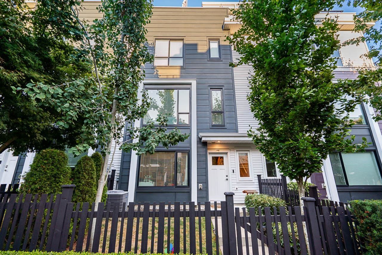 Townhouse for sale in Surrey, South Surrey White Rock, 197 2277 Oak Meadows Drive, 263122026 | Realtylink.org