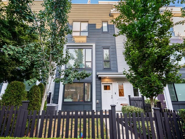 Townhouse for sale in Surrey, South Surrey White Rock, 197 2277 Oak Meadows Drive, 263122026 | Realtylink.org