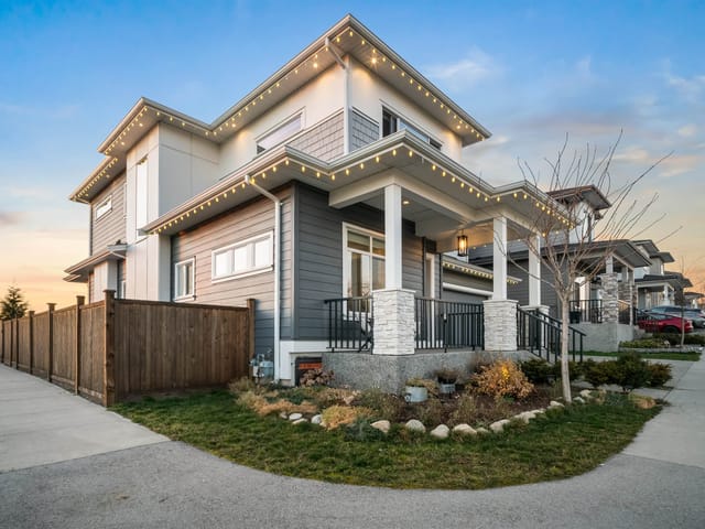 House for sale in Surrey, South Surrey White Rock, 2055 167a St, 263122033 | Realtylink.org