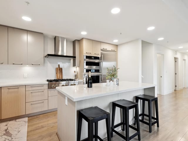 Apartment for sale in White Rock, South Surrey White Rock, 501 14022 North Bluff Road, 263122066 | Realtylink.org