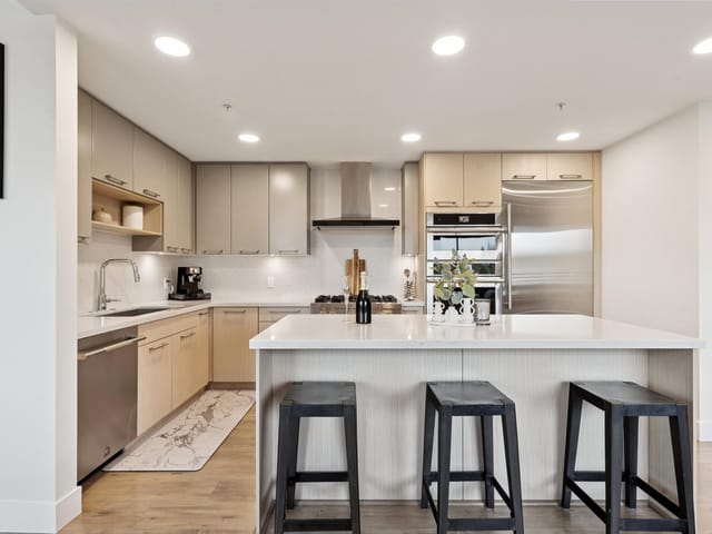 Apartment for sale in White Rock, South Surrey White Rock, 501 14022 North Bluff Road, 263122066 | Realtylink.org