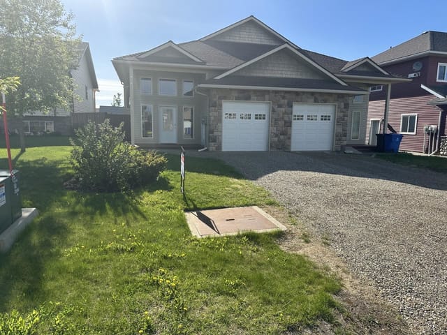 1/2 Duplex for sale in Fort St. John, Fort St. John, 11712 98a Street, 263122104 | Realtylink.org