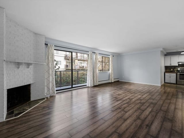 Apartment for sale in North Vancouver, North Vancouver, 210 236 W 2nd Street, 263122161 | Realtylink.org