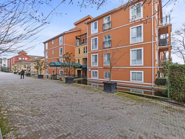 Apartment for sale in New Westminster, New Westminster, 425 3 Rialto Court, 263122242 | Realtylink.org