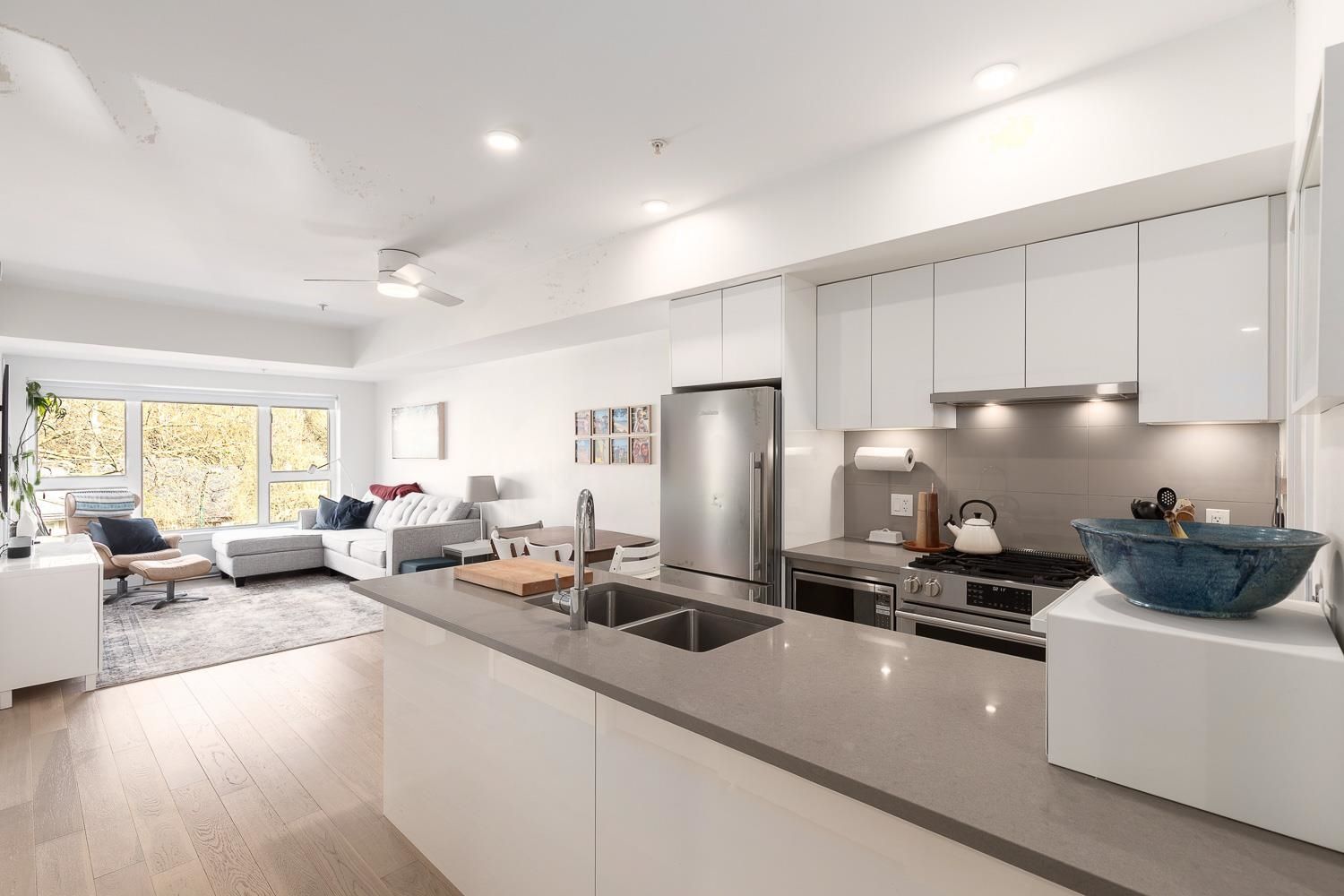 Apartment for sale in Vancouver, Vancouver East, 305 2666 Duke Street, 263122275 | Realtylink.org