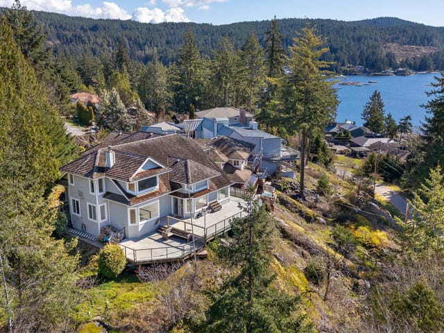 House for sale in Halfmoon Bay, Sunshine Coast, 9219 Regal Road, 263122342 | Realtylink.org