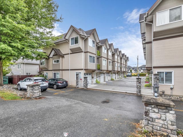 Townhouse for sale in Langley, Langley, 112 19700 56 Avenue, 263122392 | Realtylink.org