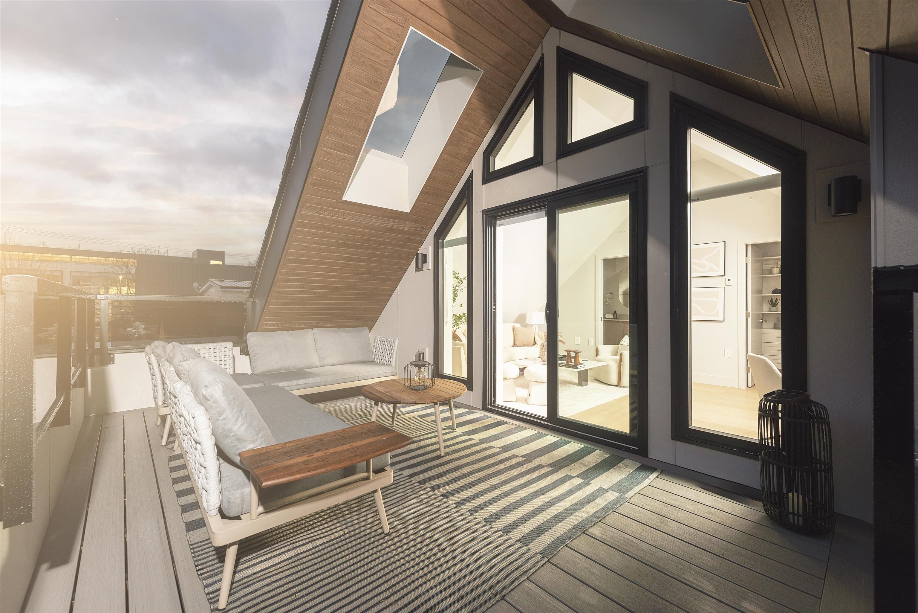 1/2 Duplex for sale in Vancouver, Vancouver West, 2 2637 W 12th Avenue, 263122413 | Realtylink.org