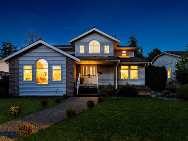 House for sale in Surrey, South Surrey White Rock, 1960 128 Street, 263122431 | Realtylink.org