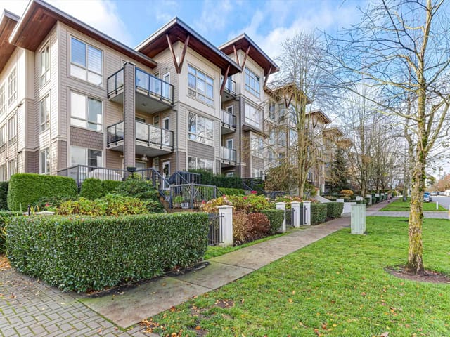 Apartment for sale in Surrey, South Surrey White Rock, 309 15918 26 Avenue, 263122537 | Realtylink.org