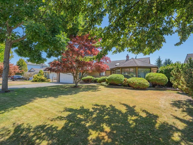 House for sale in Surrey, South Surrey White Rock, 14076 19a Avenue, 263122567 | Realtylink.org