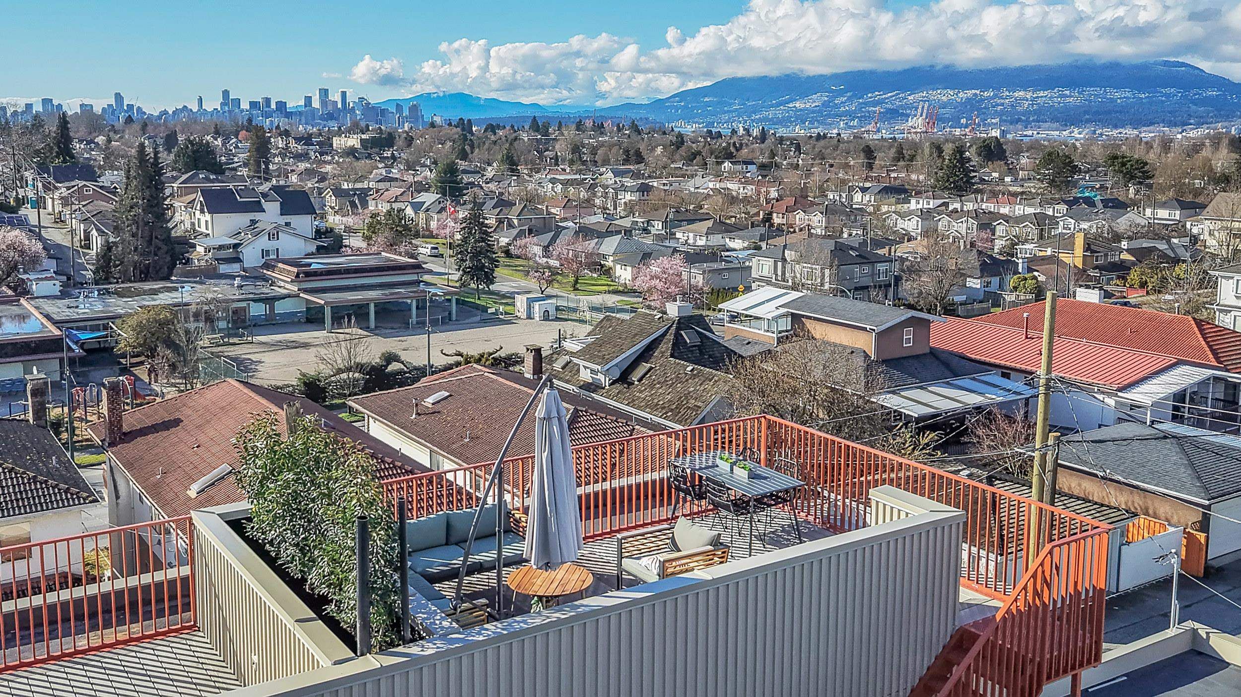 1/2 Duplex for sale in Vancouver, Vancouver East, 2 2915 E 5th Avenue, 263122644 | Realtylink.org