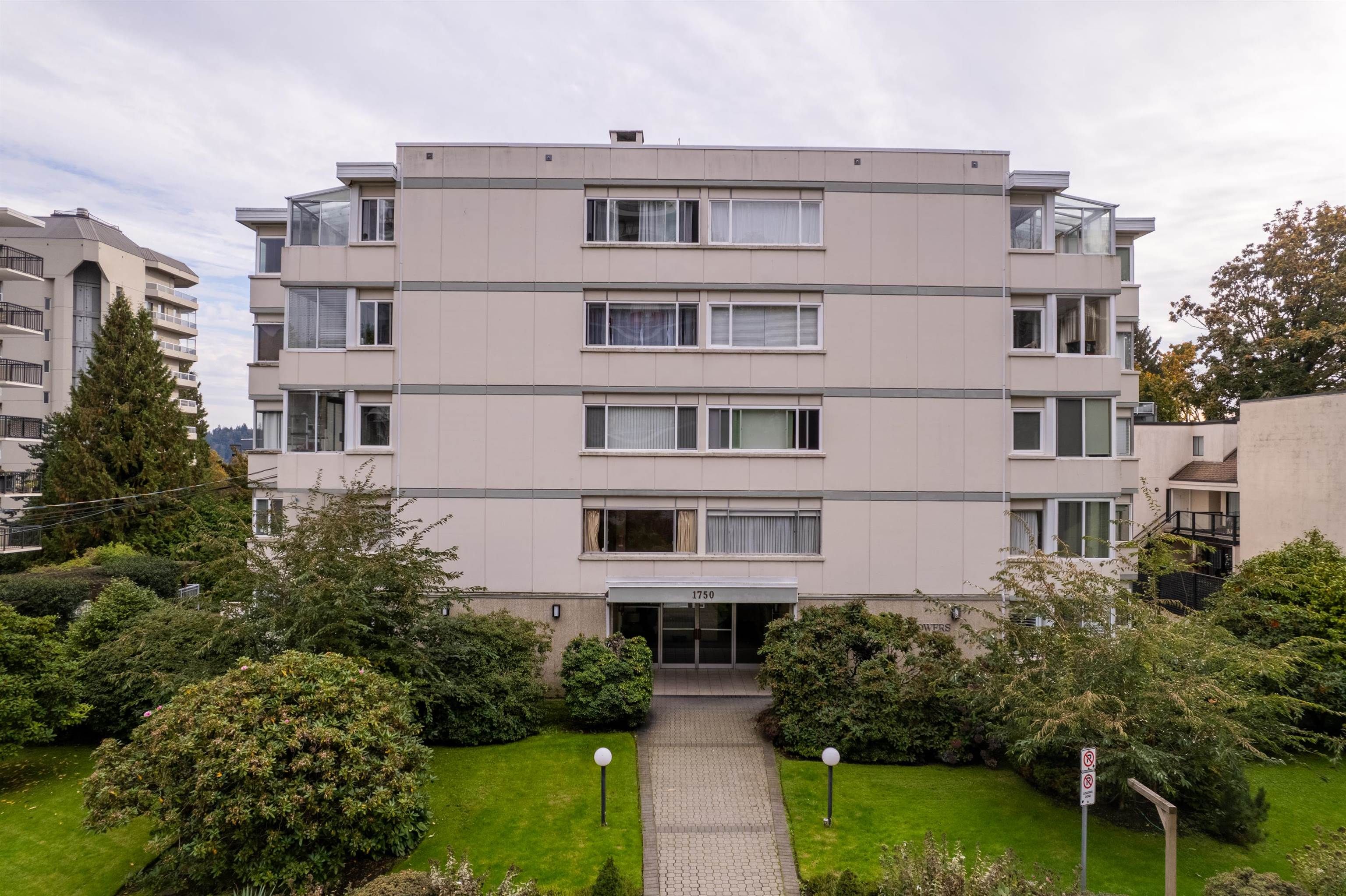 Apartment for sale in West Vancouver, West Vancouver, 402 1750 Esquimalt Avenue, 263122794 | Realtylink.org