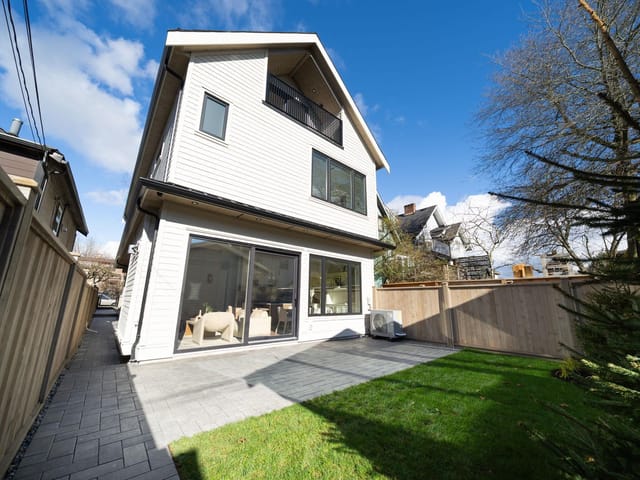 1/2 Duplex for sale in Vancouver, Vancouver East, 2 864 E 16th Avenue, 263123005 | Realtylink.org