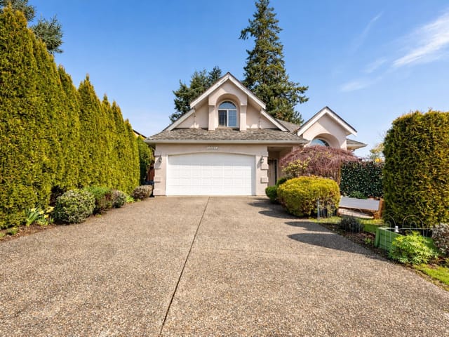 House for sale in White Rock, South Surrey White Rock, 16583 10 Avenue, 263123115 | Realtylink.org