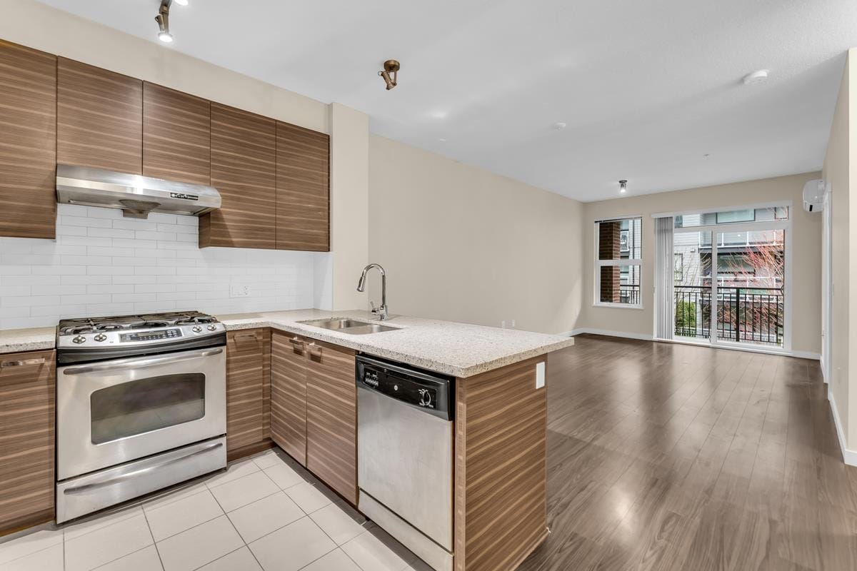 Apartment for sale in Richmond, Richmond, 233 9399 Odlin Road, 263123128 | Realtylink.org