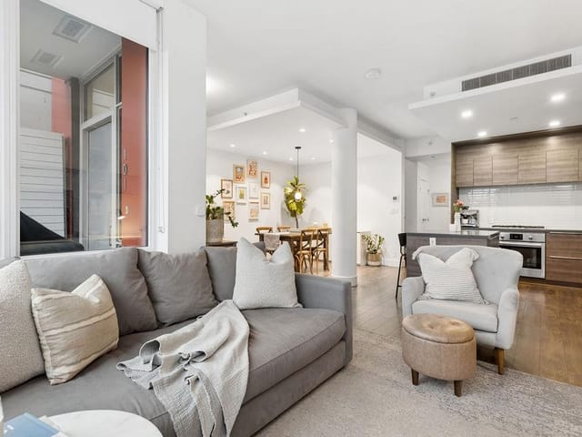 Townhouse for sale in North Vancouver, North Vancouver, 101 1550 Fern Street, 263123177 | Realtylink.org