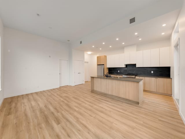 Apartment for sale in Coquitlam, Coquitlam, 602 645 Como Lake Avenue, 263123185 | Realtylink.org