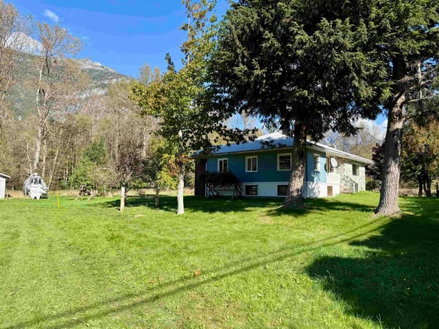 House for sale in Hagensborg, Williams Lake, 1802 Mackenzie 20 Highway, 263123315 | Realtylink.org