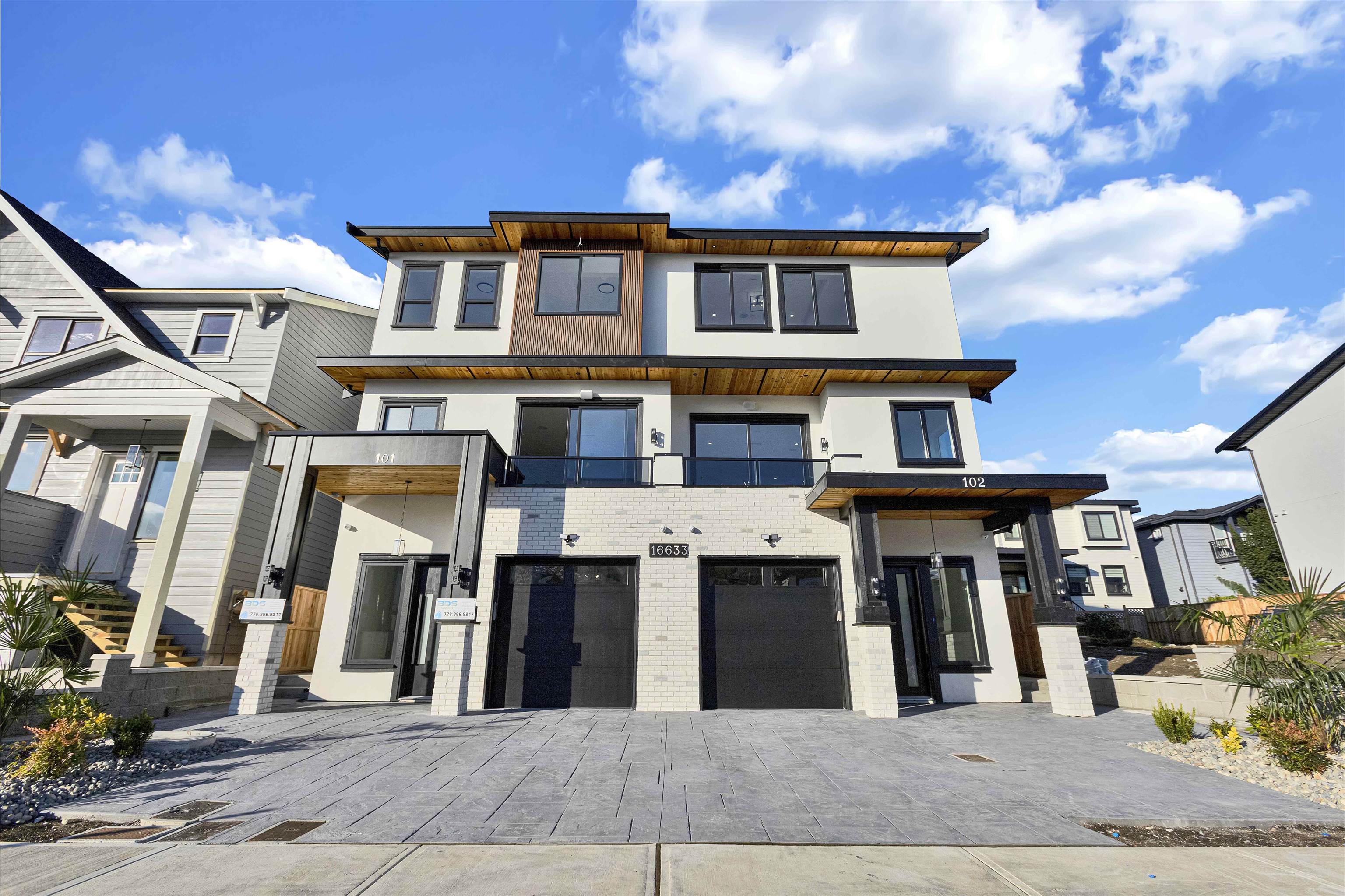 1/2 Duplex for sale in Surrey, South Surrey White Rock, 102 16633 18a Avenue, 263123506 | Realtylink.org