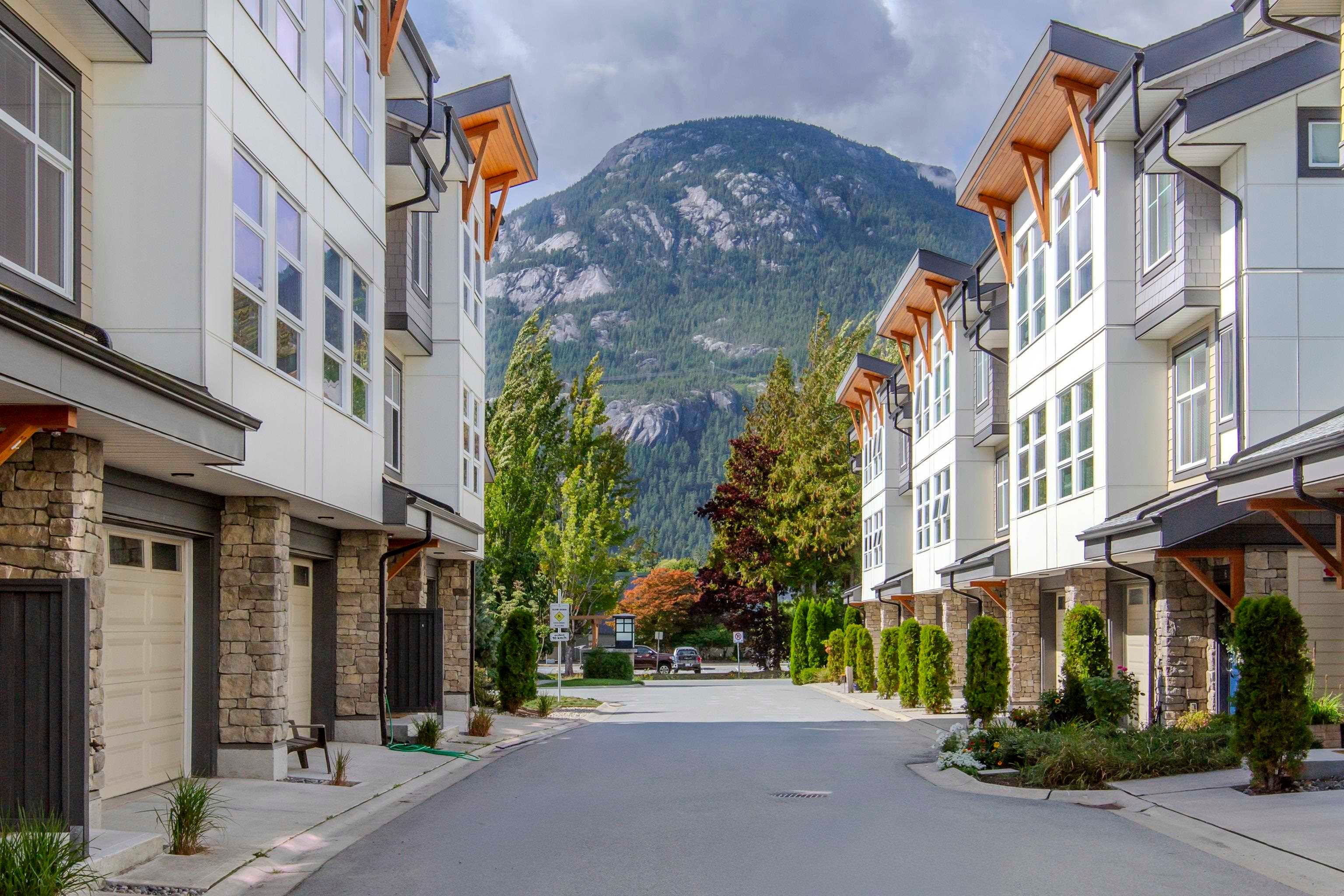 Townhouse for sale in Squamish, Squamish, 4 39548 Loggers Lane, 263123693 | Realtylink.org