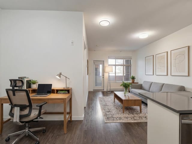 Apartment for sale in Surrey, South Surrey White Rock, 317 2855 156 Street, 263123874 | Realtylink.org