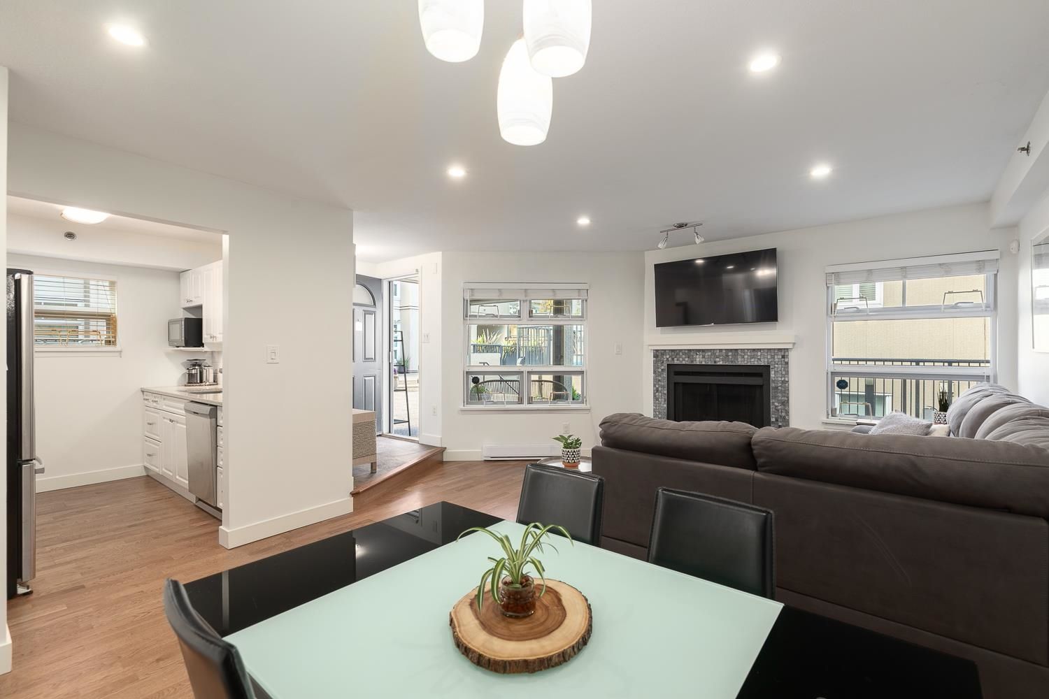 Apartment for sale in Vancouver, Vancouver West, 14 1350 W 6th Avenue, 263124115 | Realtylink.org