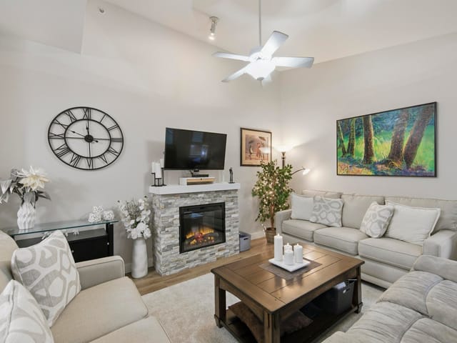 Apartment for sale in Port Moody, Port Moody, 408 100 Capilano Road, 263124208 | Realtylink.org