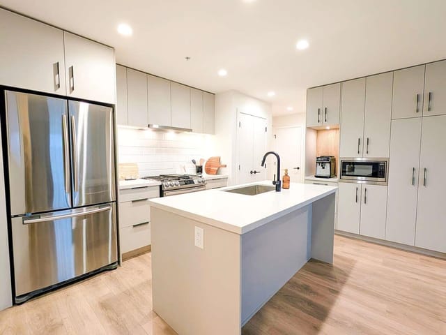 Apartment for sale in Port Moody, Port Moody, 316 3038 St George Street, 263124267 | Realtylink.org