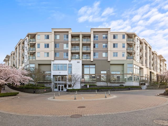Apartment for sale in Surrey, South Surrey White Rock, 312 15850 26 Avenue, 263124456 | Realtylink.org