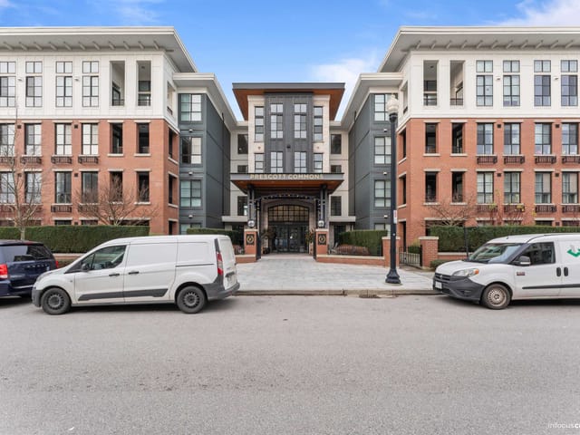 Apartment for sale in Surrey, South Surrey White Rock, 226 15137 33 Avenue, 263124476 | Realtylink.org