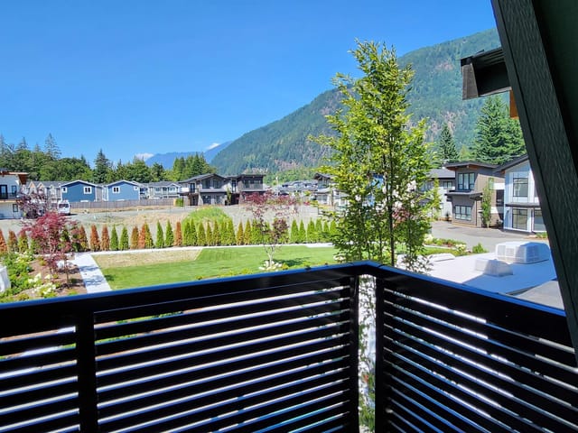 House for sale in Harrison Hot Springs, Harrison Lake, 5 798 Hot Springs Road, 263124612 | Realtylink.org