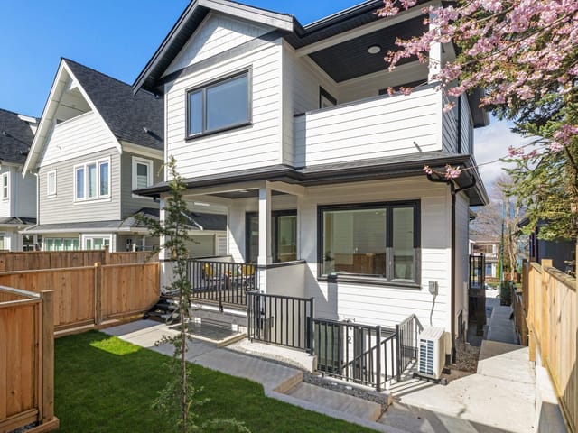 1/2 Duplex for sale in Vancouver, Vancouver East, 2138 Venables Street, 263124702 | Realtylink.org
