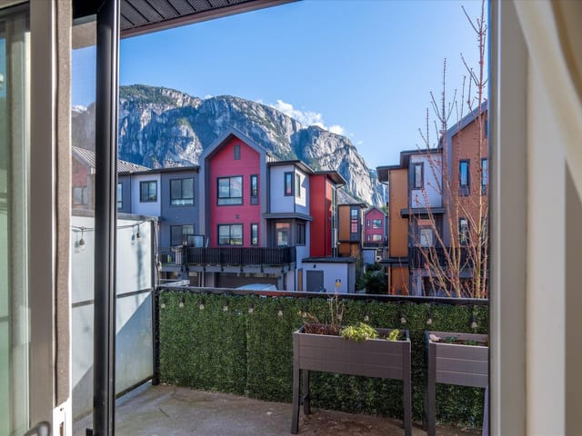 Townhouse for sale in Squamish, Squamish, 1361 Marinaside Place, 263124838 | Realtylink.org