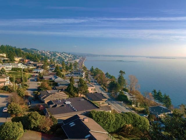 House for sale in White Rock, South Surrey White Rock, 14310 Sunset Drive, 263125349 | Realtylink.org